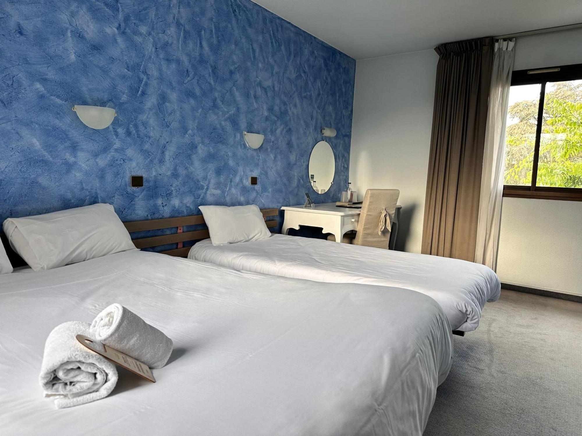 Logis Hotel Noemys Крадиньян Экстерьер фото