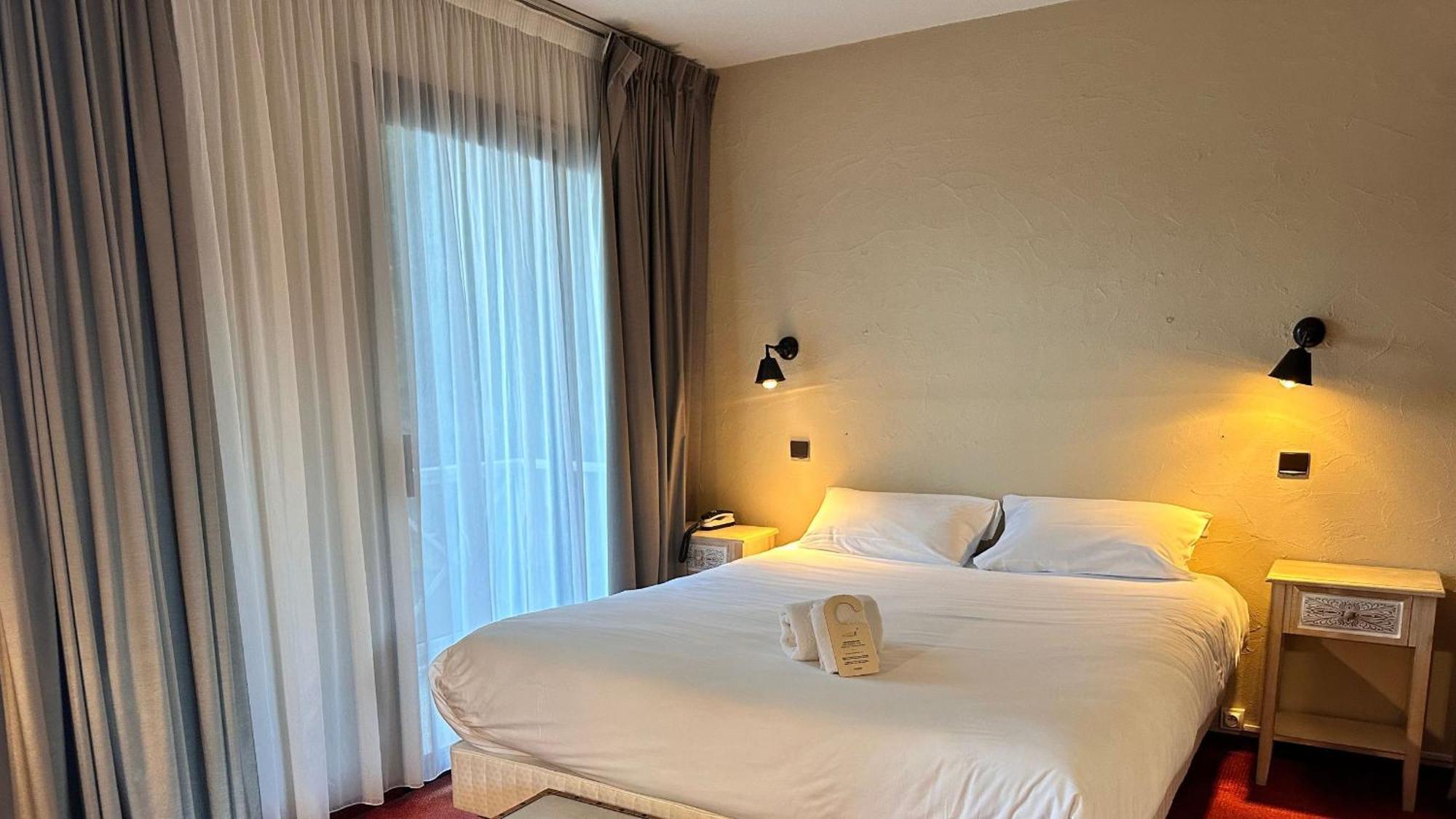 Logis Hotel Noemys Крадиньян Экстерьер фото